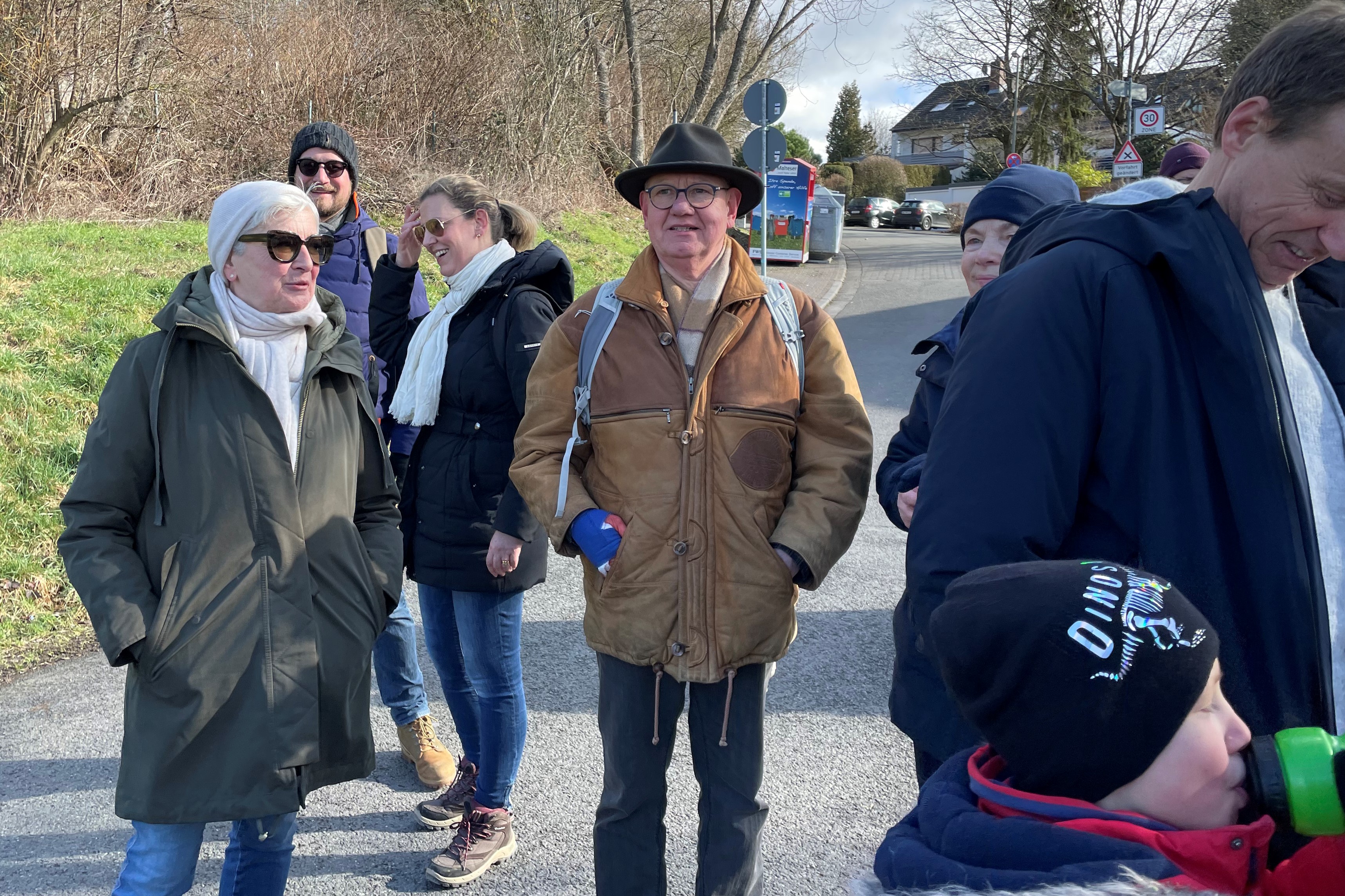 Personengruppe bei einer Rast