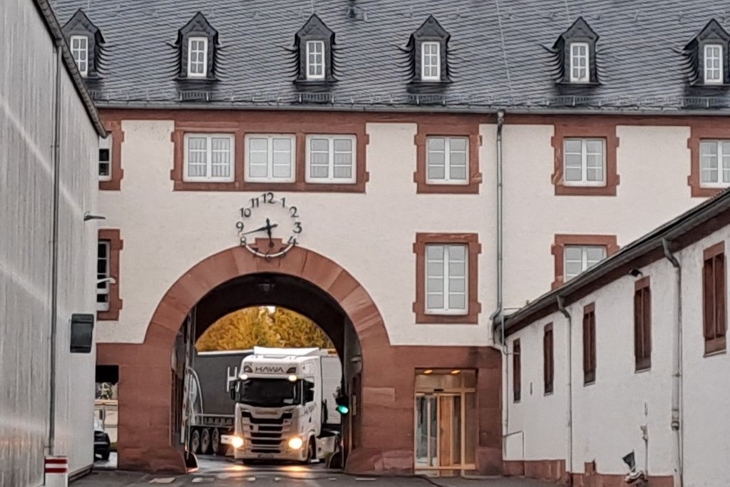 Toreinfahrt zum Werk