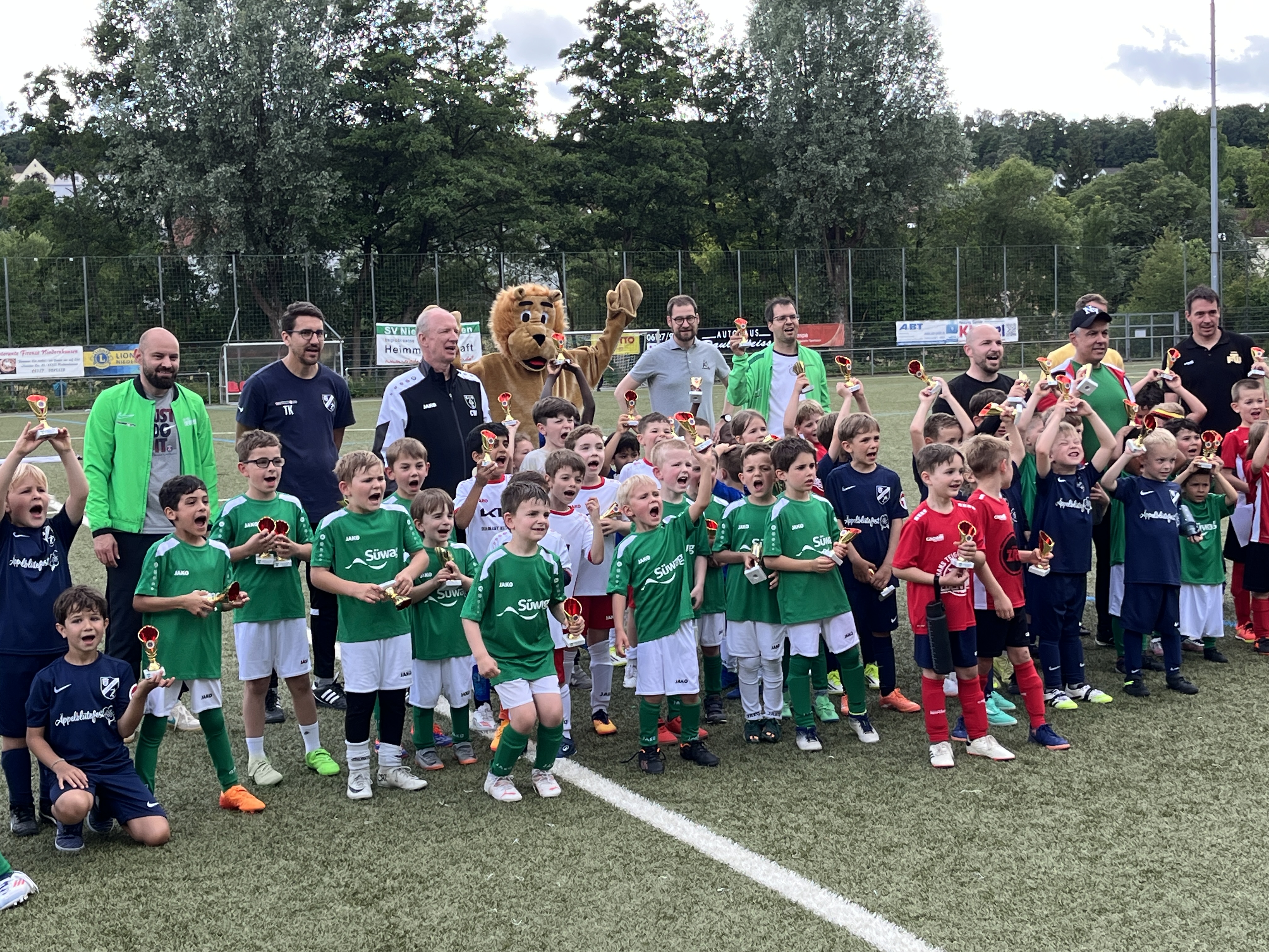 Gruppenbild der Jugendlichen