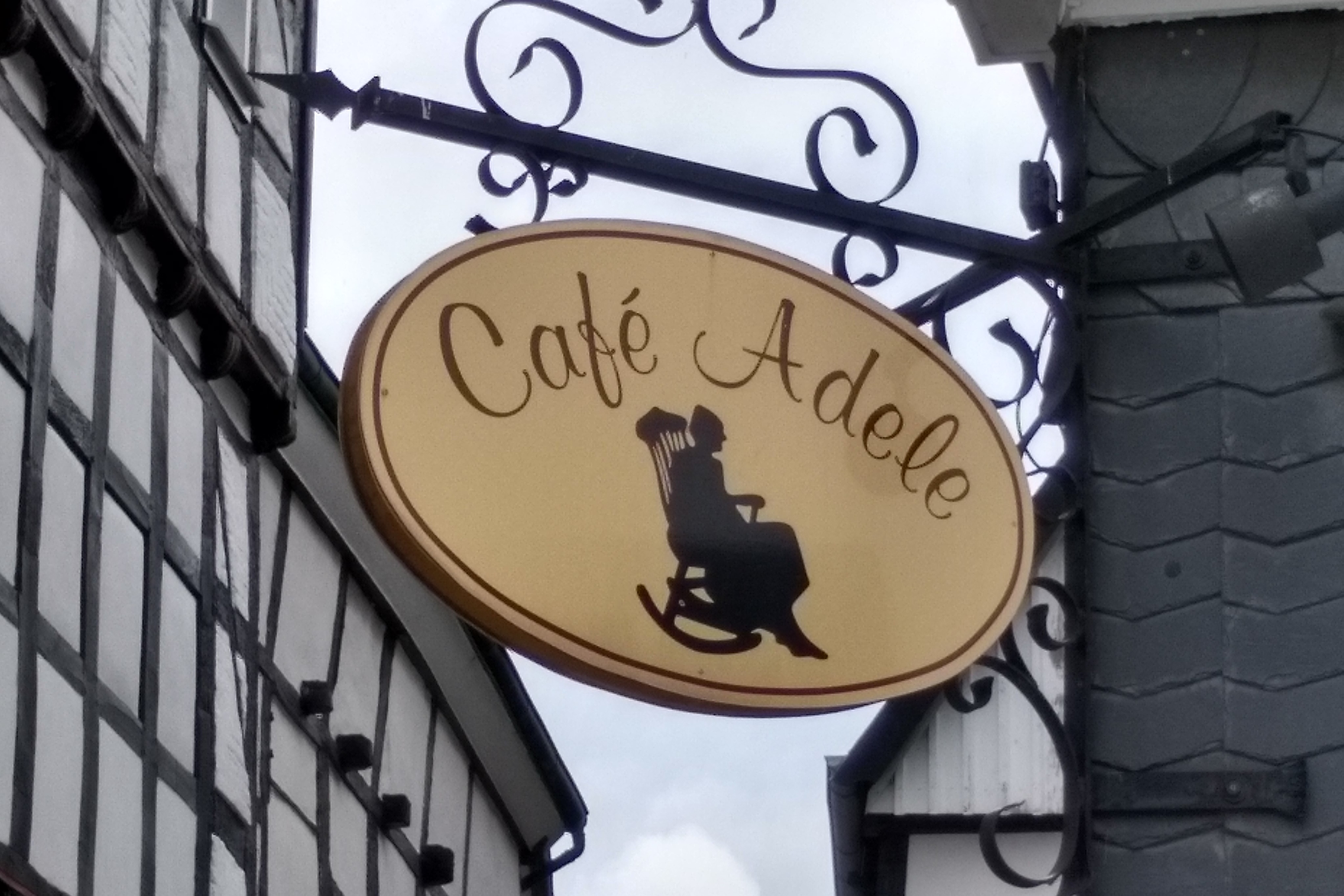 Das Cafe Schild Adele